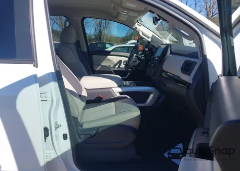 2024 Nissan Titan Sv 4X4 из США, поврежденный, VIN 1N6AA1ED0RN112636